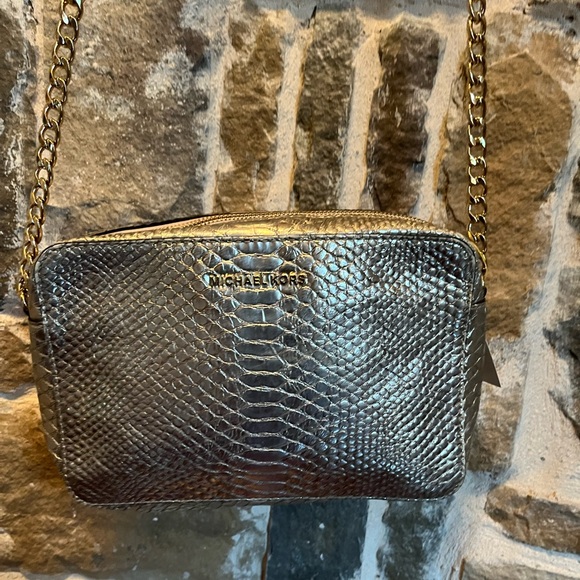 Michael Kors silver metallic snake print crossbody bag - Picture 1 of 13